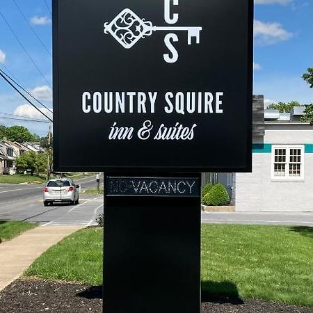 Country Squire Inn And Suites New Holland Exterior photo