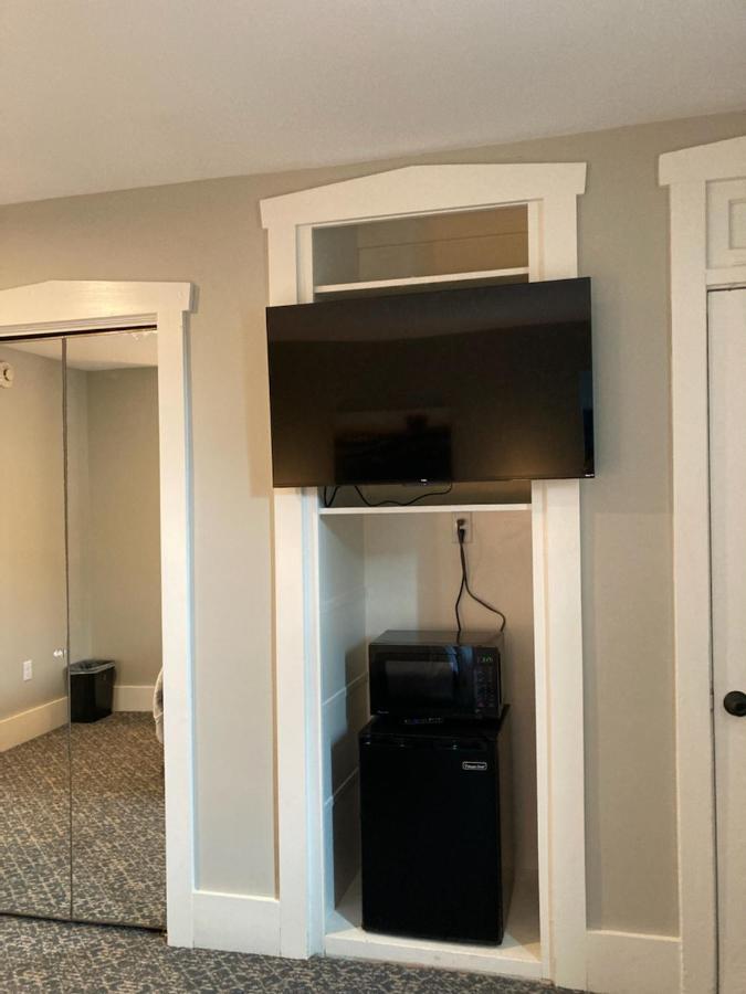Country Squire Inn And Suites New Holland Exterior photo